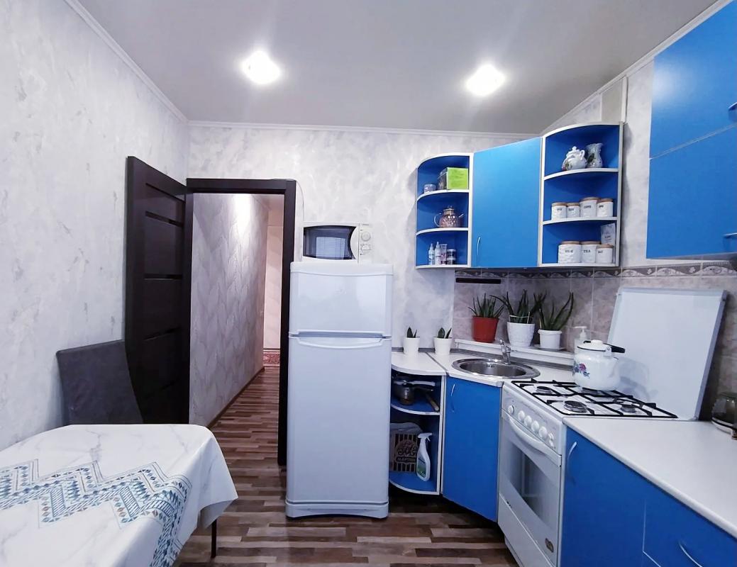 ПРОДАËТСЯ 3-Х КОМНАТНАЯ КВАРТИРА, С НЕОБЫЧНОЙ ПЛАНИРОВКОЙ, НА 5 ЭТАЖЕ, 5-ТИ ЭТАЖНОГО КИРПИЧНОГО ДОМА - Новотроицк