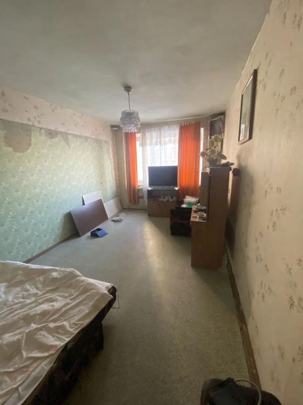 В продаже улучшенная  3-комнатная квартира по адресу:  г. - Новотроицк