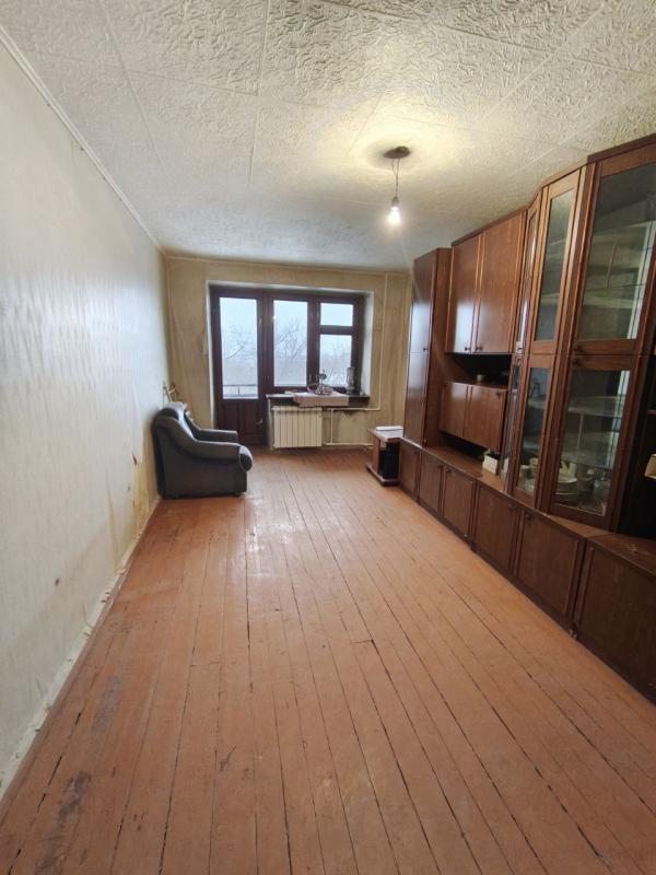 Продается 3-комнатная квартира по адресу: г. - Новотроицк