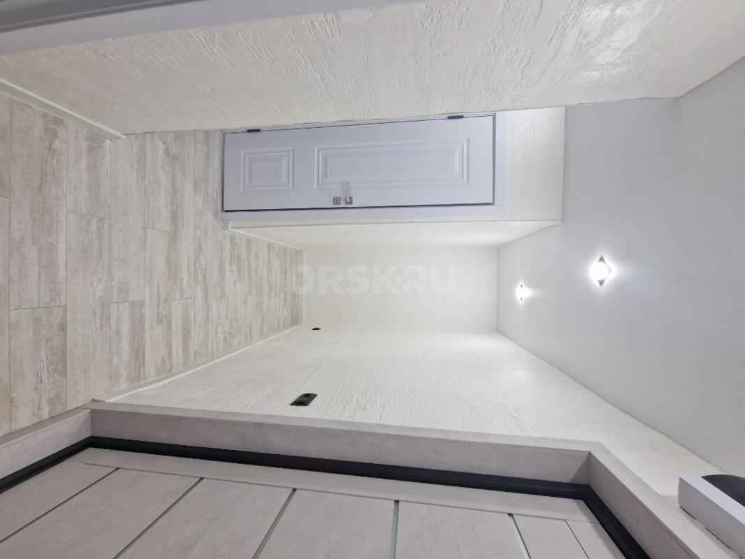 Продаётся уютная двухкомнатная квартира площадью 43.8 квадратных метров на четвёртом этаже пятиэтажн - Орск