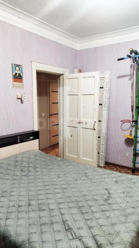 Продается просторная трехкомнатная квартира  в центре города по адресу ул. - Орск