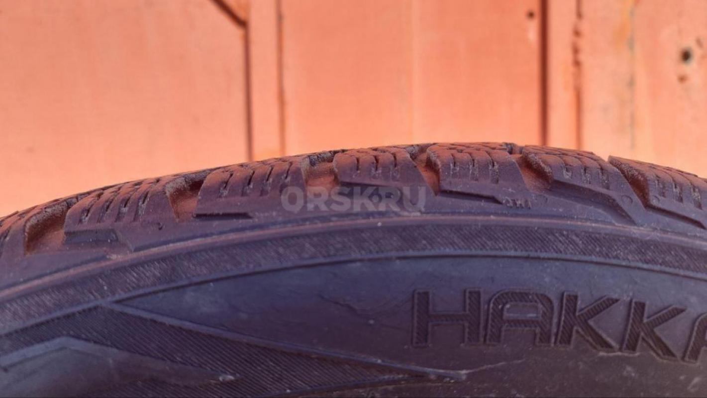 Продам зимнюю резину 4 шт , липучка Nokian Hakkapelitta R2. - Орск