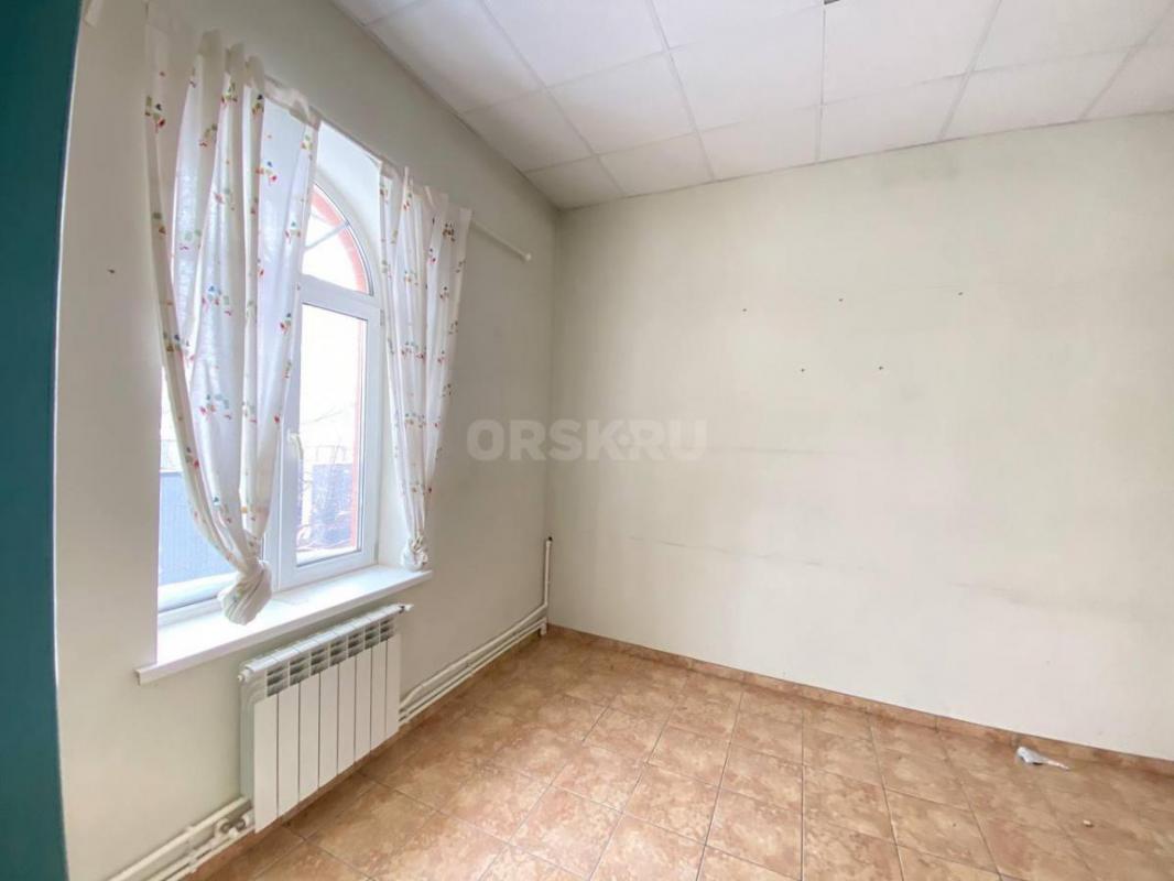 Красивый  большой дом, на незатопляемой территории. - Орск