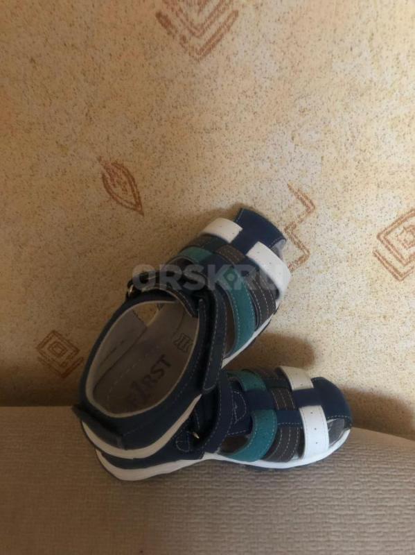 Продам детские вещи-куртка-весна-осень-500 руб.рост 128,толстовка-300 руб.рост 122,обувь-500 руб.раз - Орск