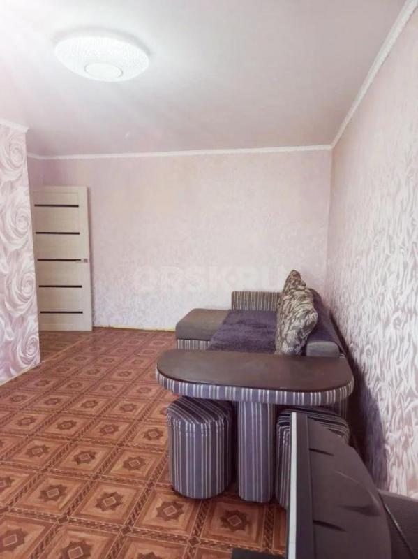 Сдам двухкомнатную квартиру порядочным людям на длительный срок . - Орск