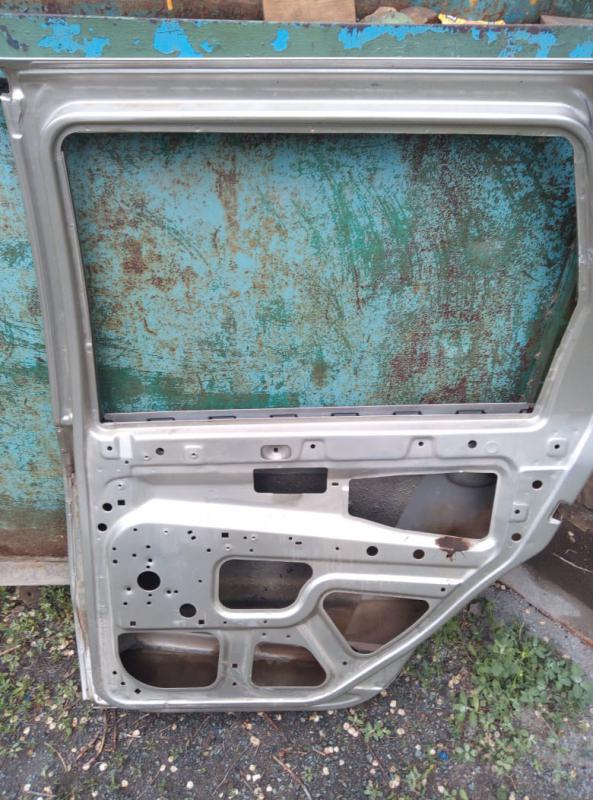 Продам правую заднюю дверь (б/у) для ваз лада калина за 10 тыс.р. - Новотроицк