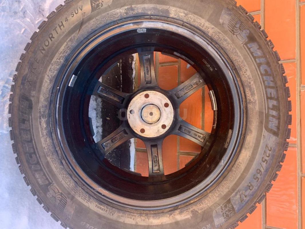 Продам колеса в сборе 225/65/17 разболтовка 5*114,3 резина Мишлен зима без ремонта и бордюра - Орск
