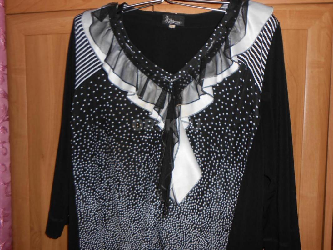 туника блузки 60 размера по 500 руб  костюм 58 новый -  юбка прямая - Орск