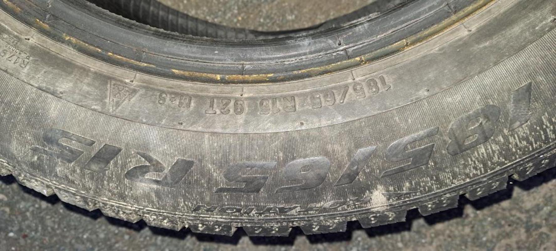 Комплект зимних шипованных шин. - Орск