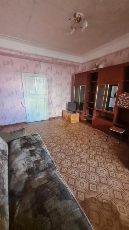 Продается просторная 3-х комнатная квартира в центре города по адресу ул. - Орск