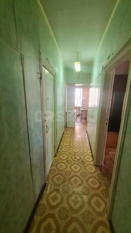 Продается просторная 3-х комнатная квартира в центре города по адресу ул. - Орск