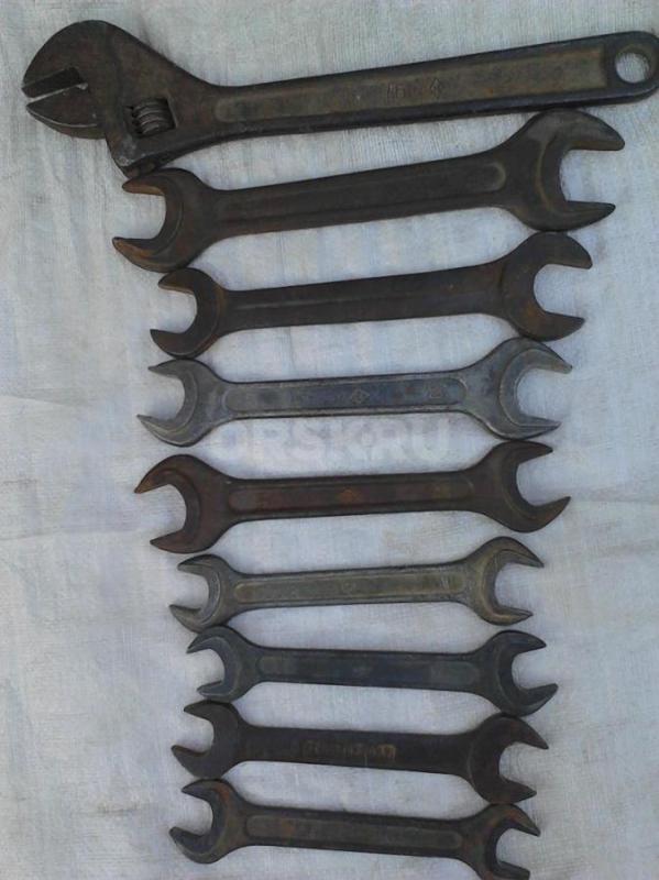 Продам стальные заплетенные тросы: 6, 4, 2,8, 2,5м; пресс-масленку; ключи рожковые. - Орск