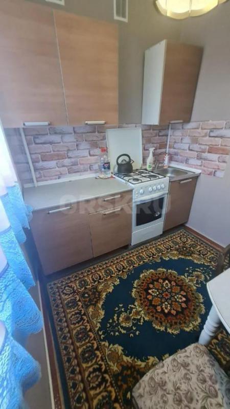 Сдам ТОЛЬКО на длительный срок просторную 2-х комнатную квартиру по адресу: ул. - Орск