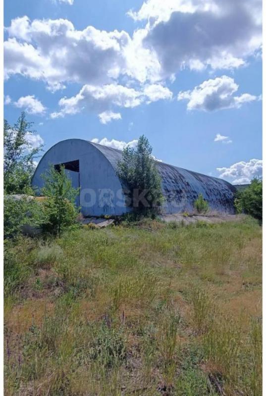 Сдам в аренду металлический ангар площадью 445 кв м  расположенный  по Морозова 37 на ОЗТП. - Орск
