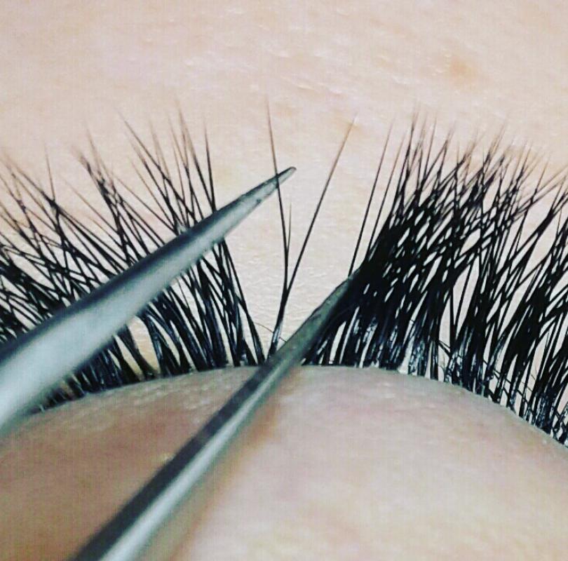 Здравствуй дорогой клиент!)
Меня зовут Гульнара - мастер по наращиванию ресниц с июня 2014 г. - Орск