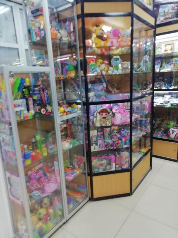 Отдам бесплатно! торговый отдел в центре города по пр. - Орск