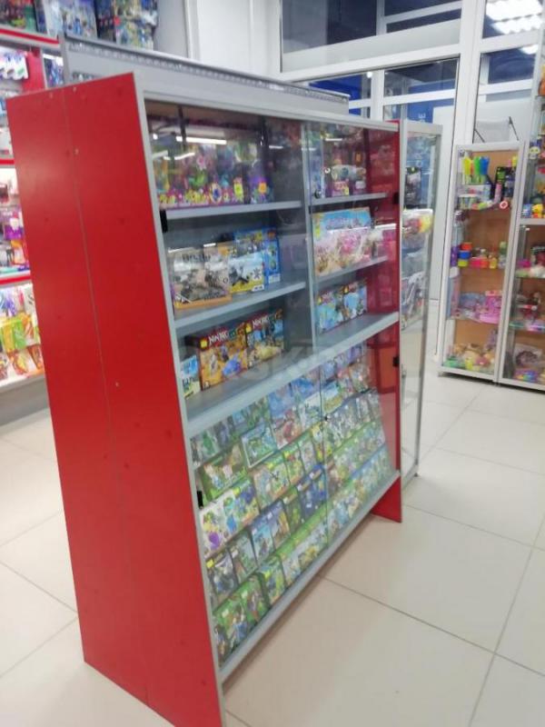 Отдам бесплатно! торговый отдел в центре города по пр. - Орск