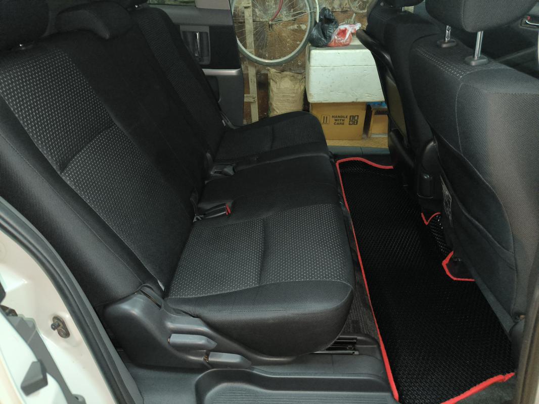 Продам Тойота исис.,2010 г. - Новотроицк