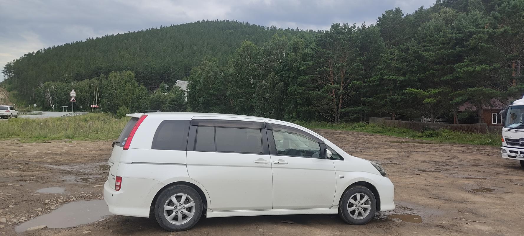 Продам Тойота исис.,2010 г. - Новотроицк