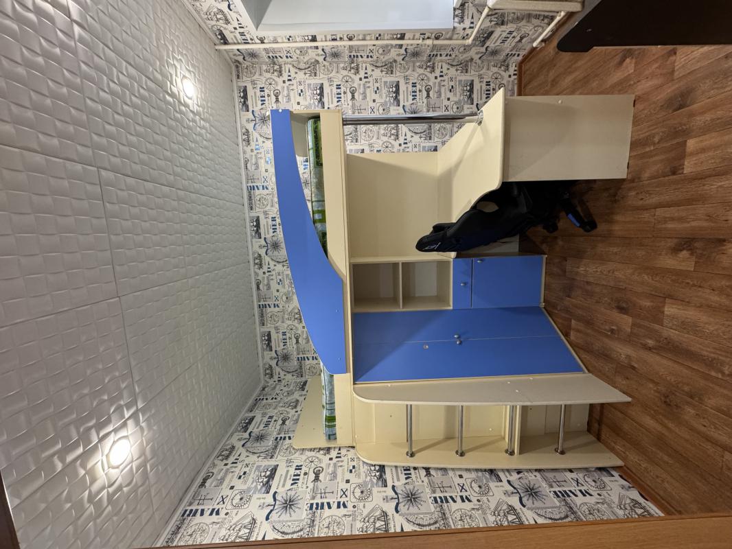 Сдается светлая, 3-х комнатная квартира, маломерку, с косметическим ремонтом, 4 этаж, 5 этажного дом - Новотроицк