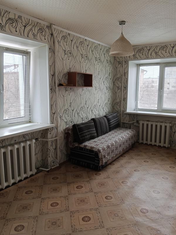 Сдаётся чистая, тёплая двухкомнатная квартира, имеется кондиционер. - Новотроицк