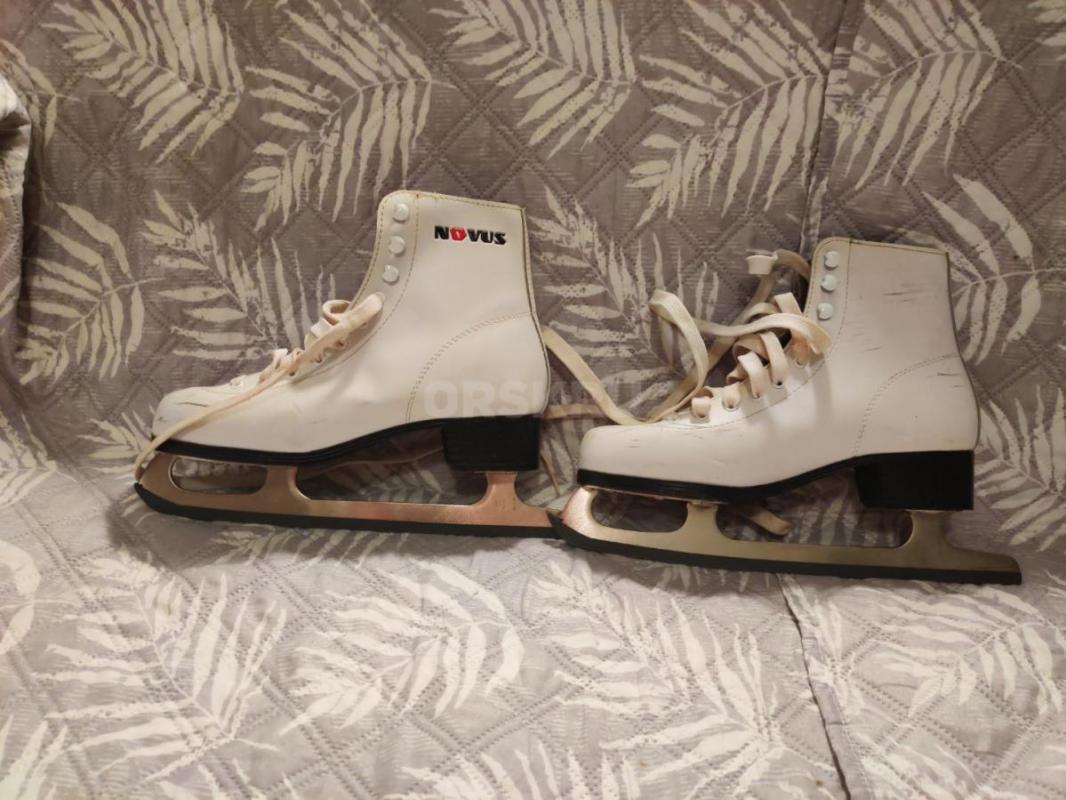 Продам фигурные женские коньки бу в очень хорошем состоянии Размер 40 - Орск
