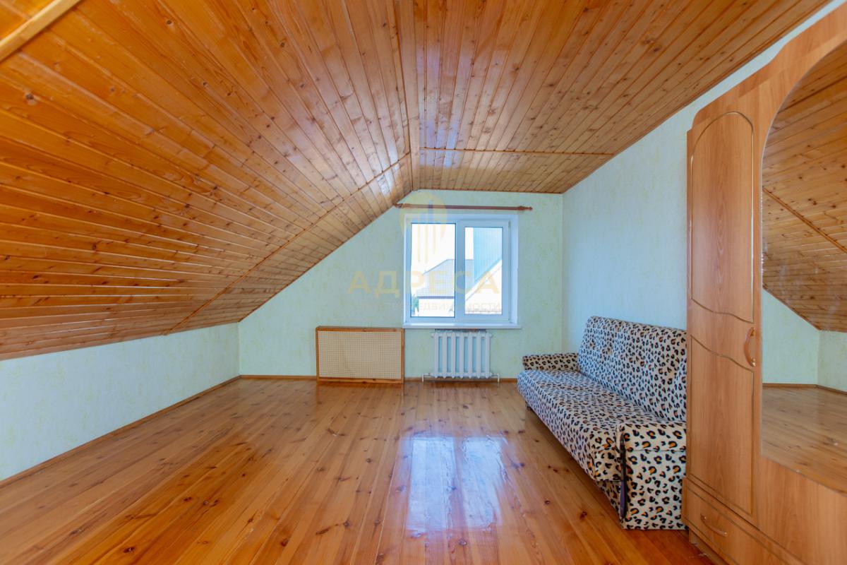 В продаже двухэтажный ДОМ 248м Площадь участка 13 сотУдобная транспортная развязка, магазины,аптеки - Оренбург