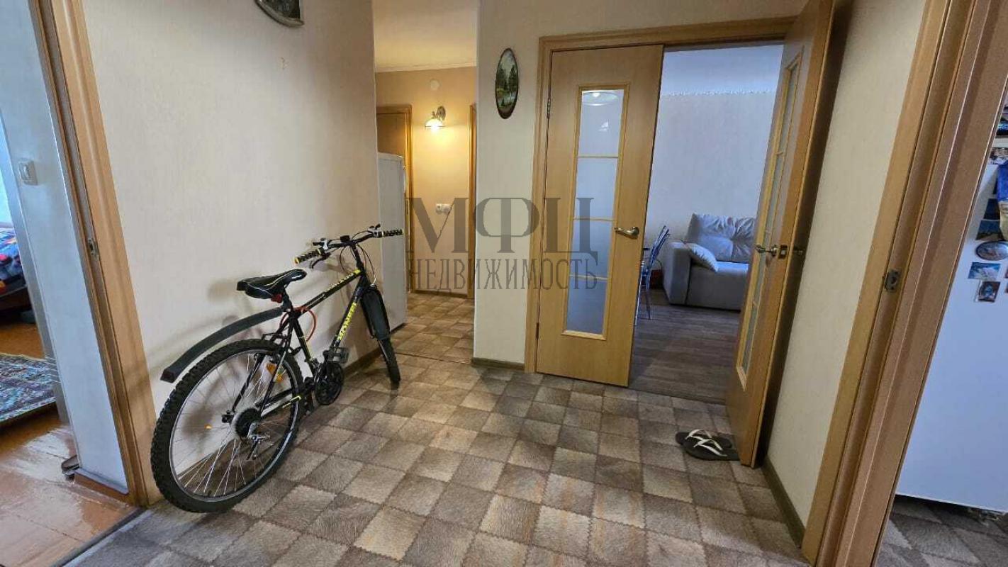 Продаётся замечательная тёплая квартира улучшенной планировки, расположенная по адресу: Просвещения, - Орск