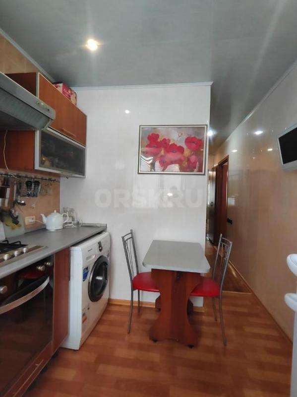 Продается уютная трехкомнатная квартира в г. - Орск