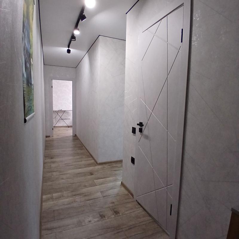 Продается двухкомнатная квартира на третьем этаже по адресу г. - Новотроицк