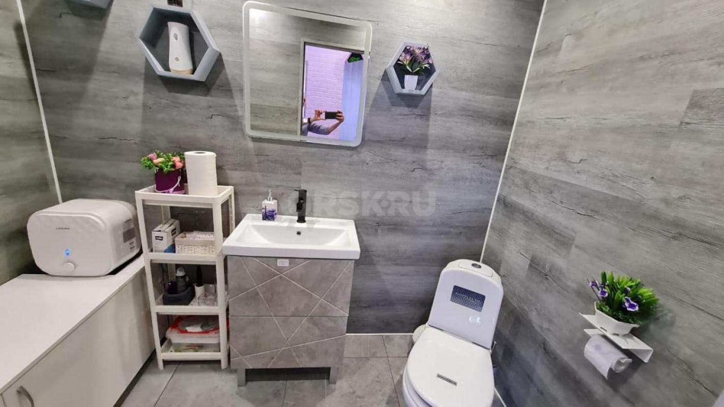 Готовый бизнес в центре города: студия маникюра с оборудованием и ремонтом! - Орск