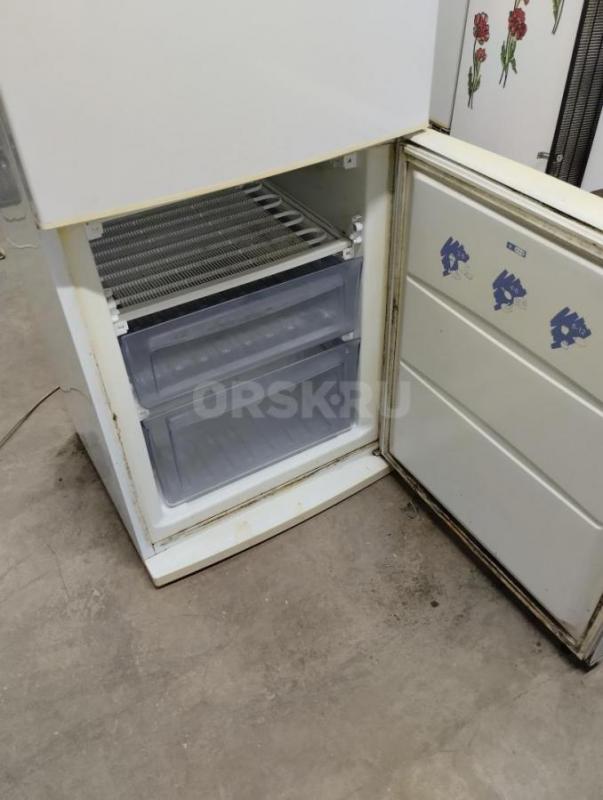 Продам холодильник Candy CCM 340 SL, полностью в исправном состоянии. - Новотроицк