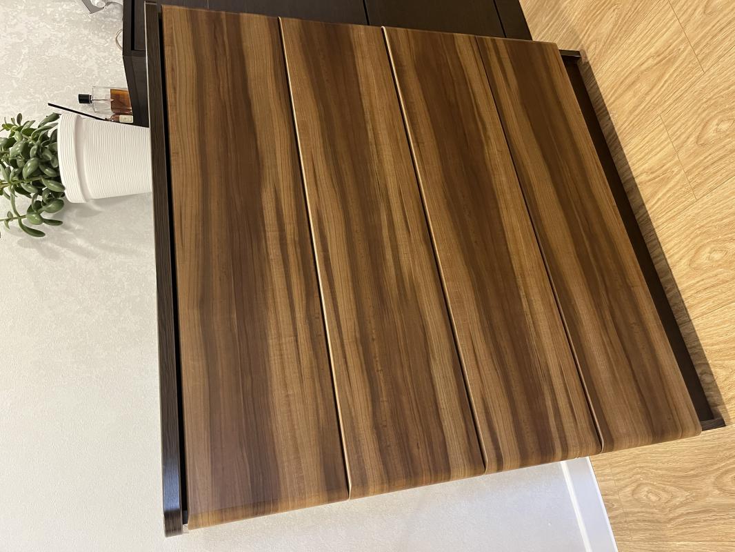 Продается спальный гарнитур: большая кровать с ортопедическим основанием, большой угловой шкаф, зерк - Гай