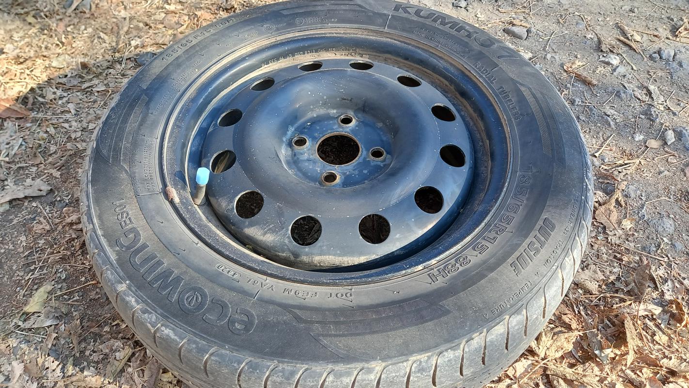 Комплект летней резины на штампованных дисках, стояли на Хундай солярисе. 185/65R15 - Новотроицк