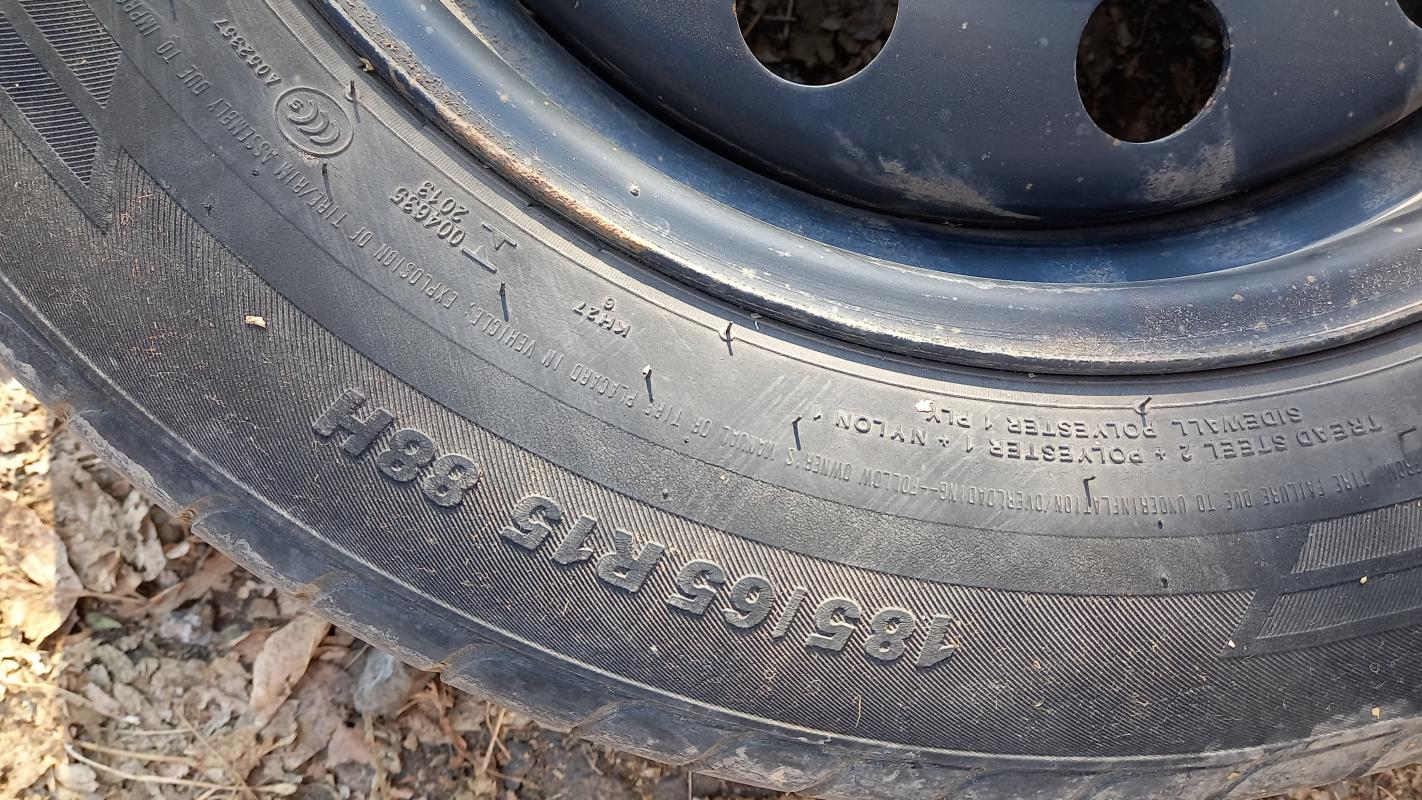Комплект летней резины на штампованных дисках, стояли на Хундай солярисе. 185/65R15 - Новотроицк