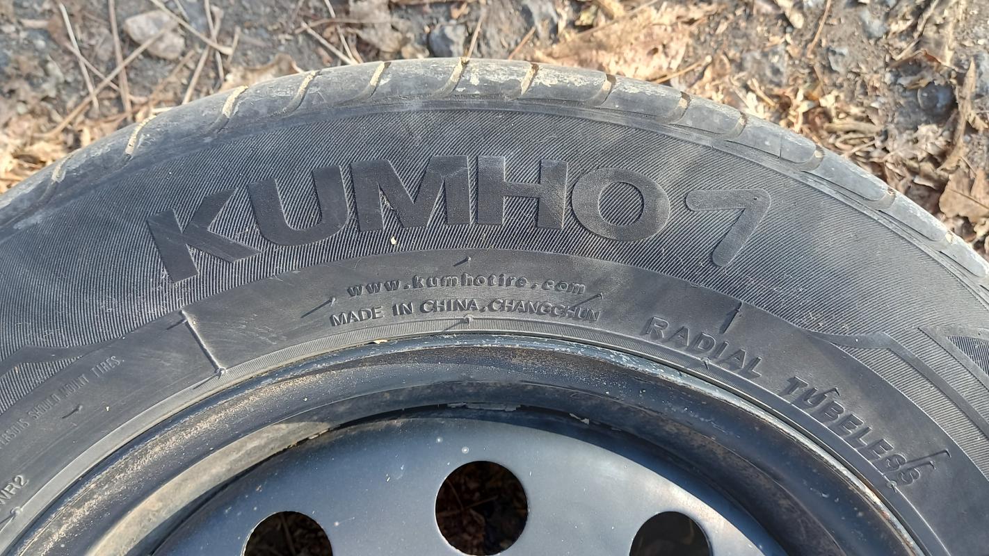 Комплект летней резины на штампованных дисках, стояли на Хундай солярисе. 185/65R15 - Новотроицк