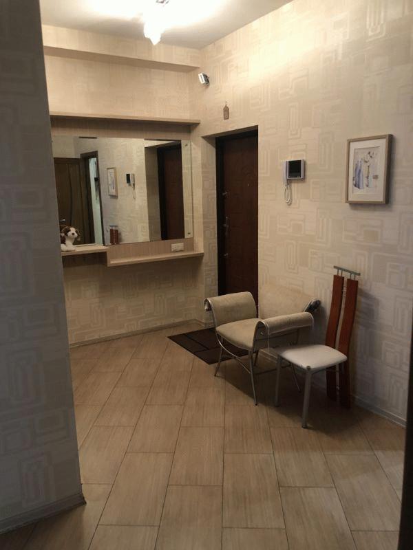 Просторная квартира на длительный срок с техникой и мебелью. - Орск