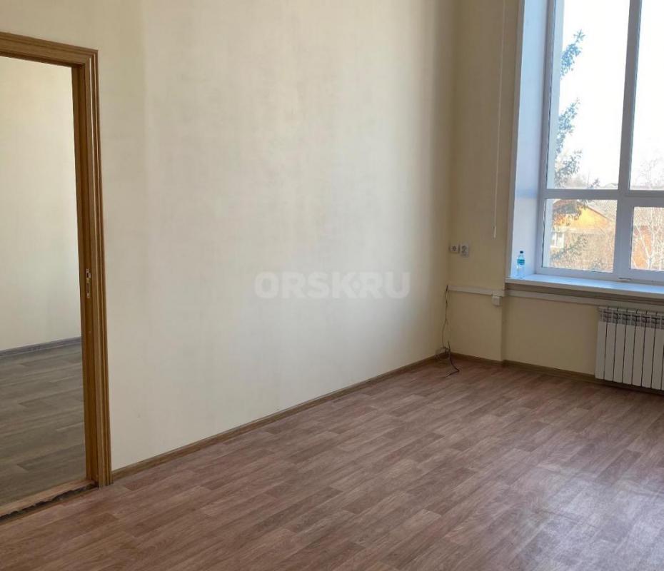 Сдается в аренду современное офисное помещение на 3 этаже в центре города, идеально подходящее для к - Орск