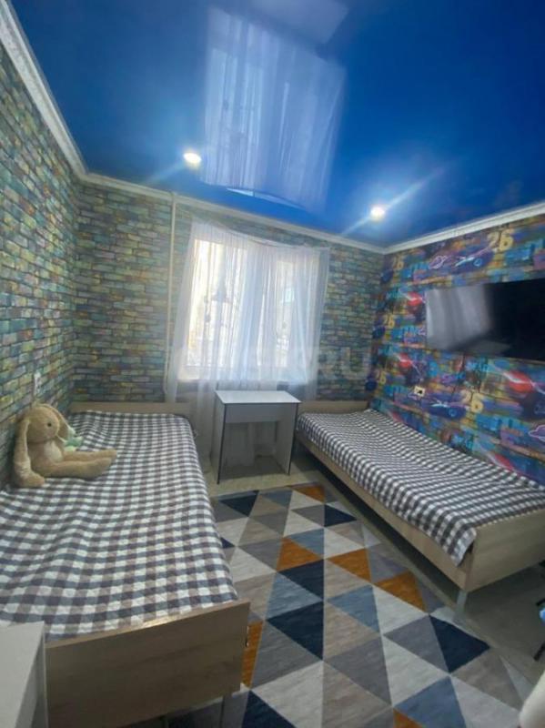 Продам 3к кв улучшенный планировки на ОЗТП,остановка "Рябинушка",2 этаж , с развит - Орск