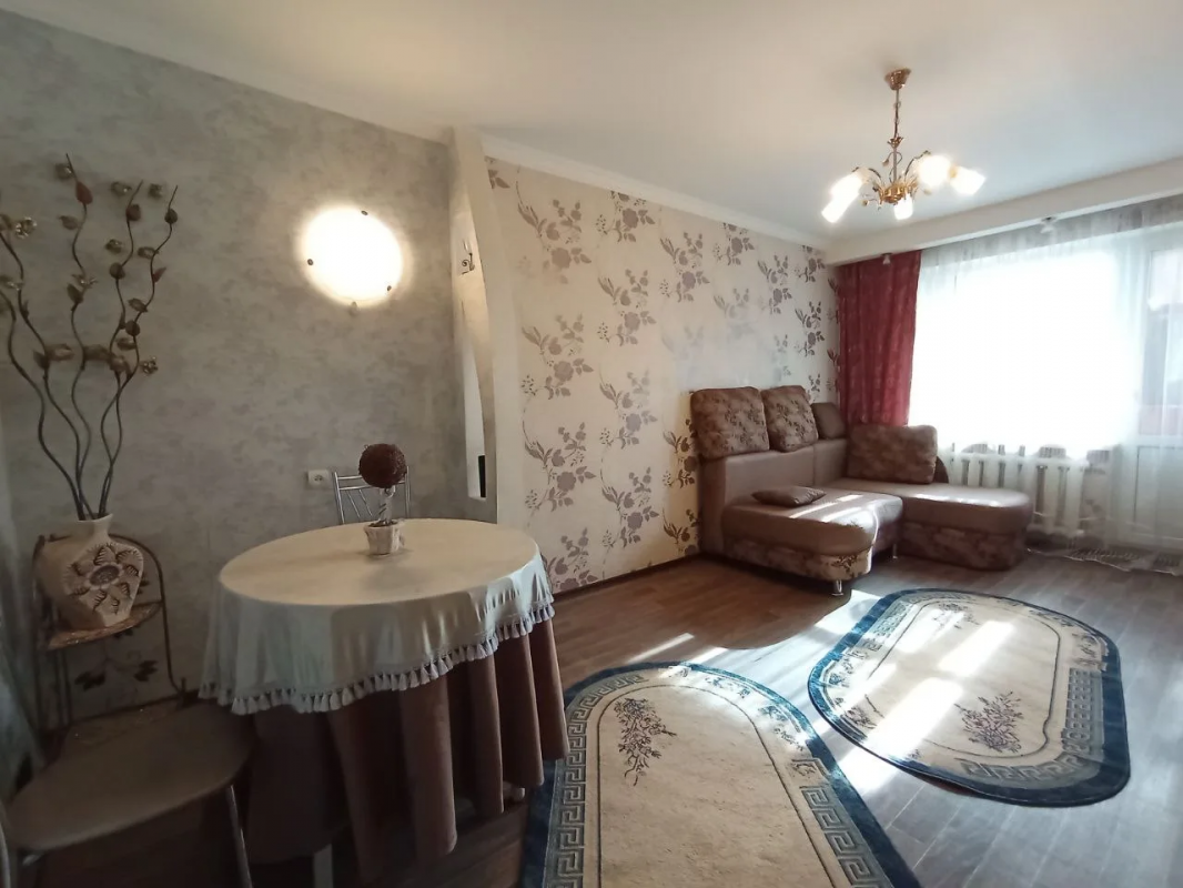 Продается 2-комнатная квартира с раздельными ходами по адресу: г. - Новотроицк