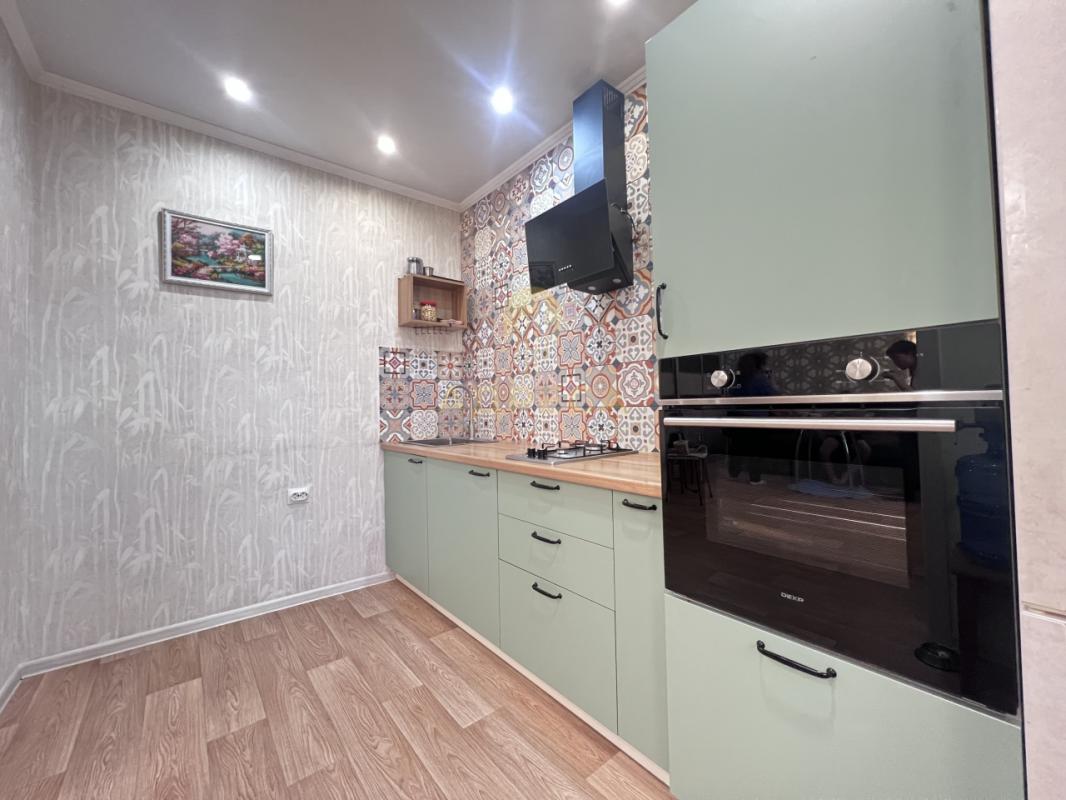 Продается 3-кoмнатнaя квартира нa 4 - этаже 9-ти этажного дома! - Оренбург