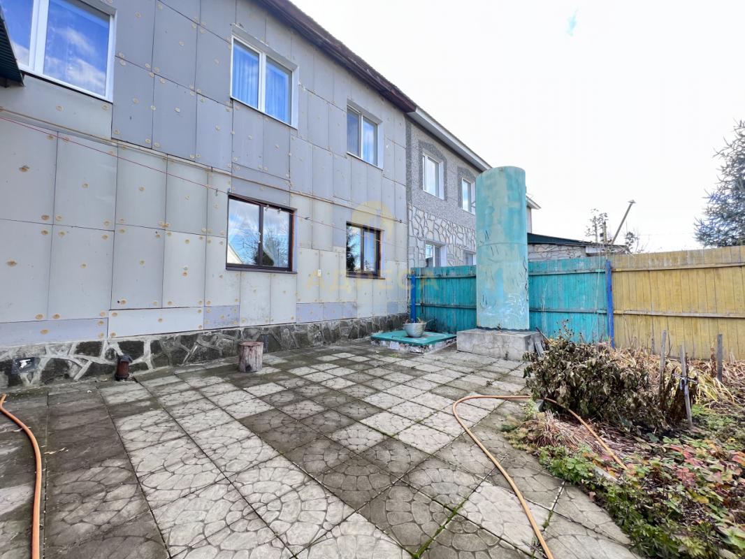 Продаётся 2-х этажный дом с земельным участком площадью 9 соток. - Кувандык