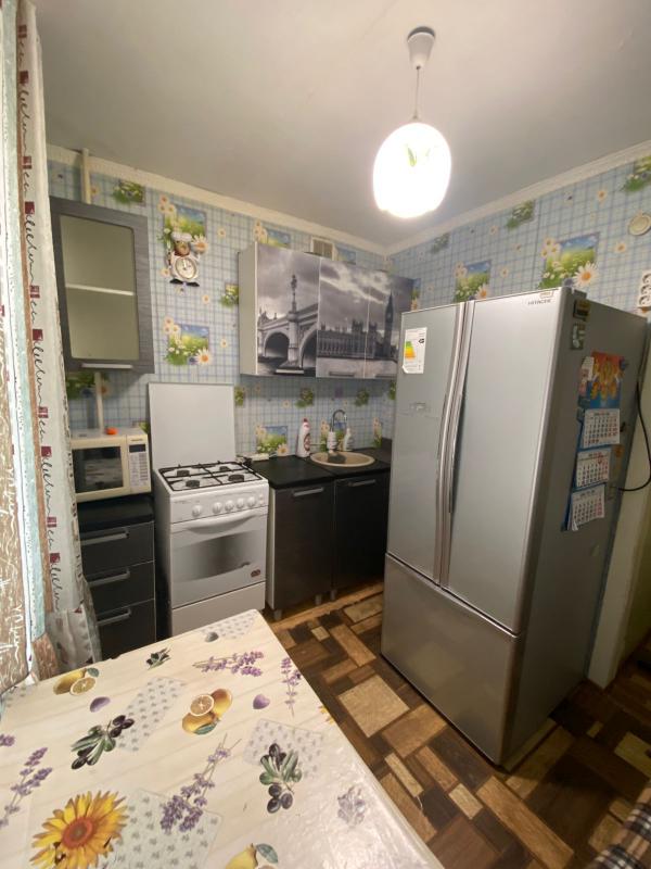 Сдам ТОЛЬКО на длительный срок (от полугода) просторную 1-комнатную квартиру по адресу: ул. - Новотроицк