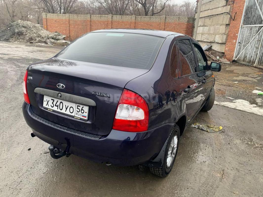 Калина 1, 2007 год 
В отличном состоянии для своих лет 
Двигатель 8 клоп ,тяга отличная 
МКПП раб - Орск