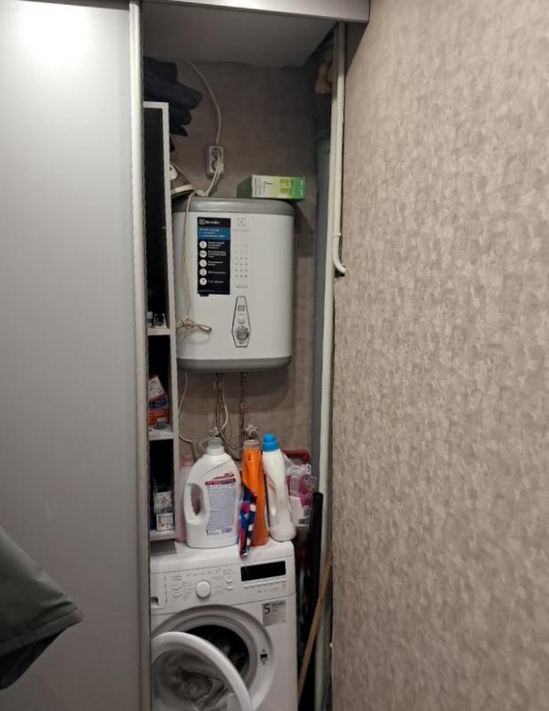 Продаю 1 квартиру в хорошем состоянии по ул. - Гай