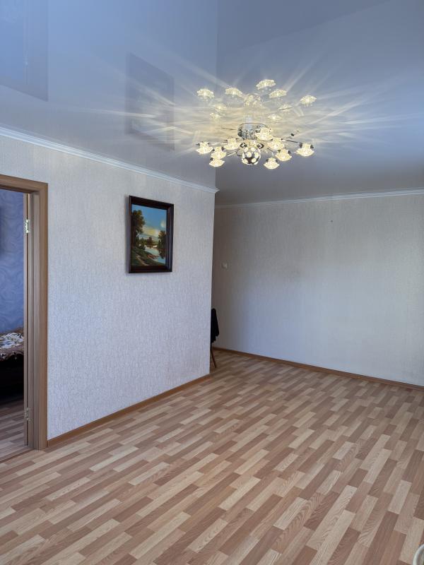 Продаётся двухкомнатная квартира площадью 41,9 кв. - Гай