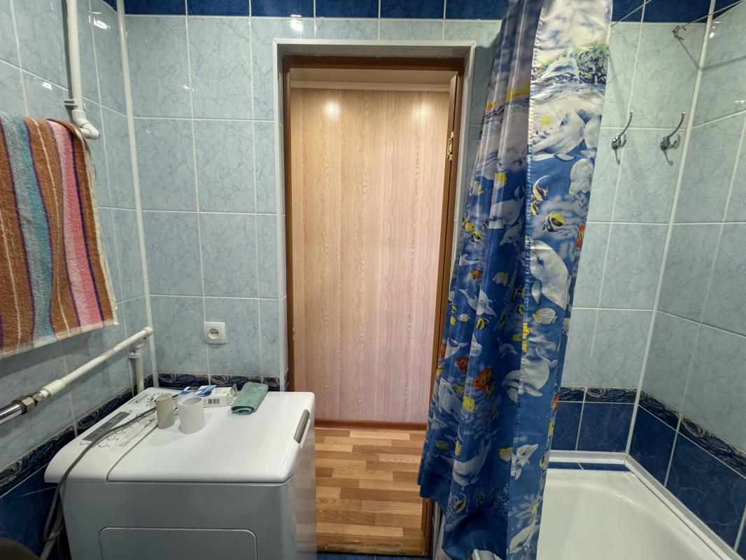 Продаётся двухкомнатная квартира площадью 41,9 кв. - Гай