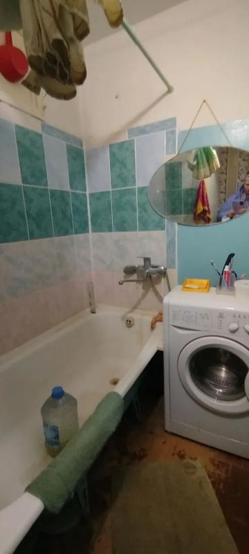 Продаю 2к квартиру на 3 этаже по ул. - Новотроицк