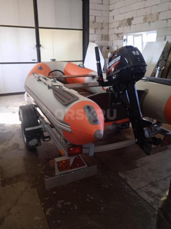 Продам комплект лодка мотор прицеп всё практически новое кроме лодки возможно продажа по отдельности - Орск