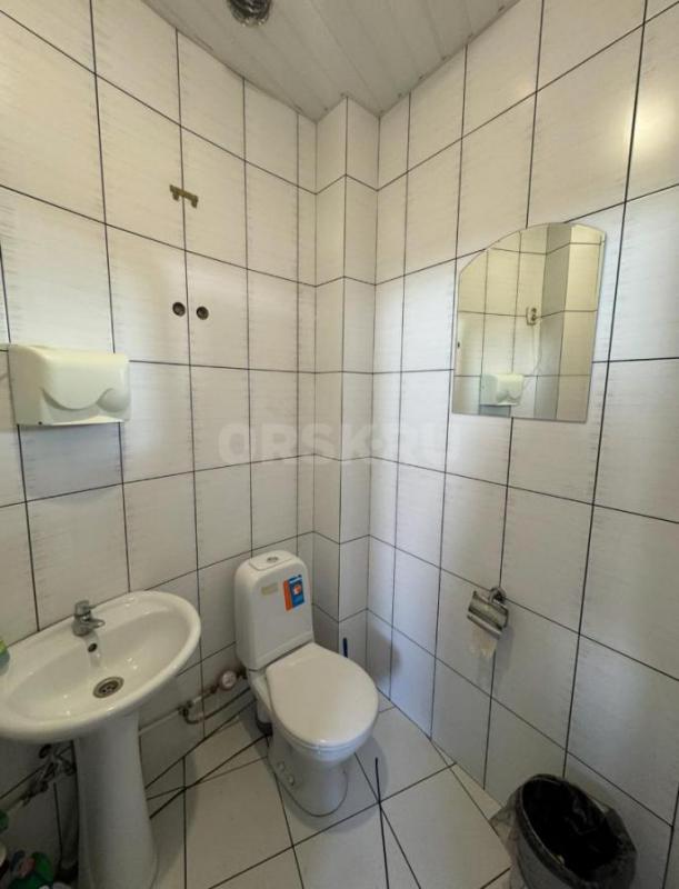 Сдам в аренду Помешение в центре пр Ленина 41Б на 2 этаже(Купол)с левой стороны ДК Нефтянник. - Орск